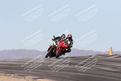 media/Dec-01-2025-Moto Forza (Mon) [[2daa91e15f]]/2-Intermediate Group/Session 2 (Turns 9 and 10)/